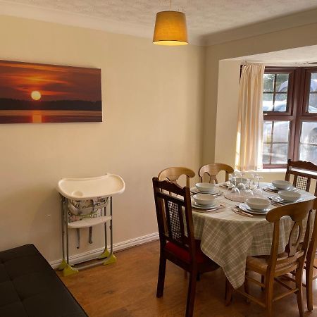 Large, Quiet, Sleeps 16, 4 Bathrooms, Parking, Leicester Kültér fotó