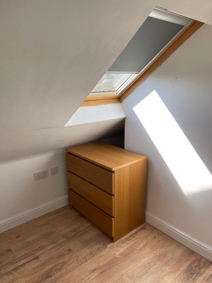 Large, Quiet, Sleeps 16, 4 Bathrooms, Parking, Leicester Kültér fotó